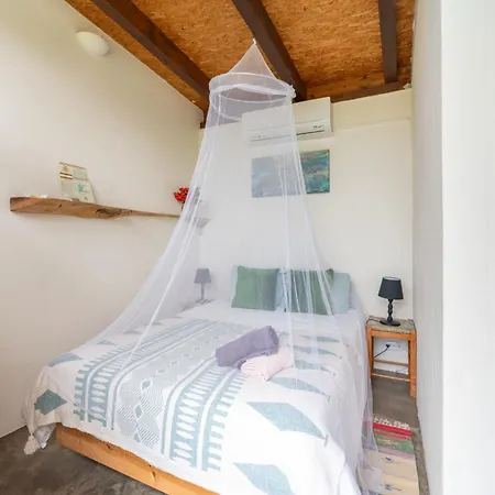 Amrita Shala Kamp alanı *